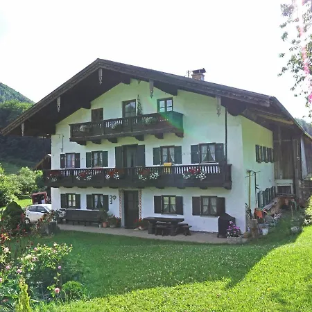 Hauserhof אשאו אים כימגאו